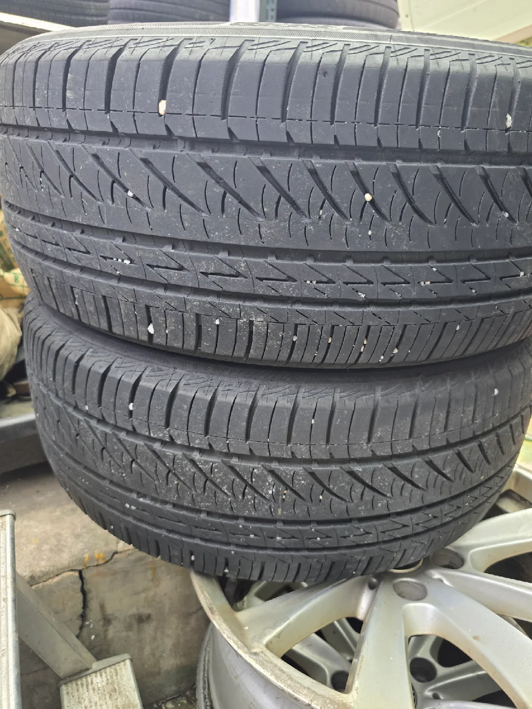 중고 타이어 225. 55 17 ~ 2본