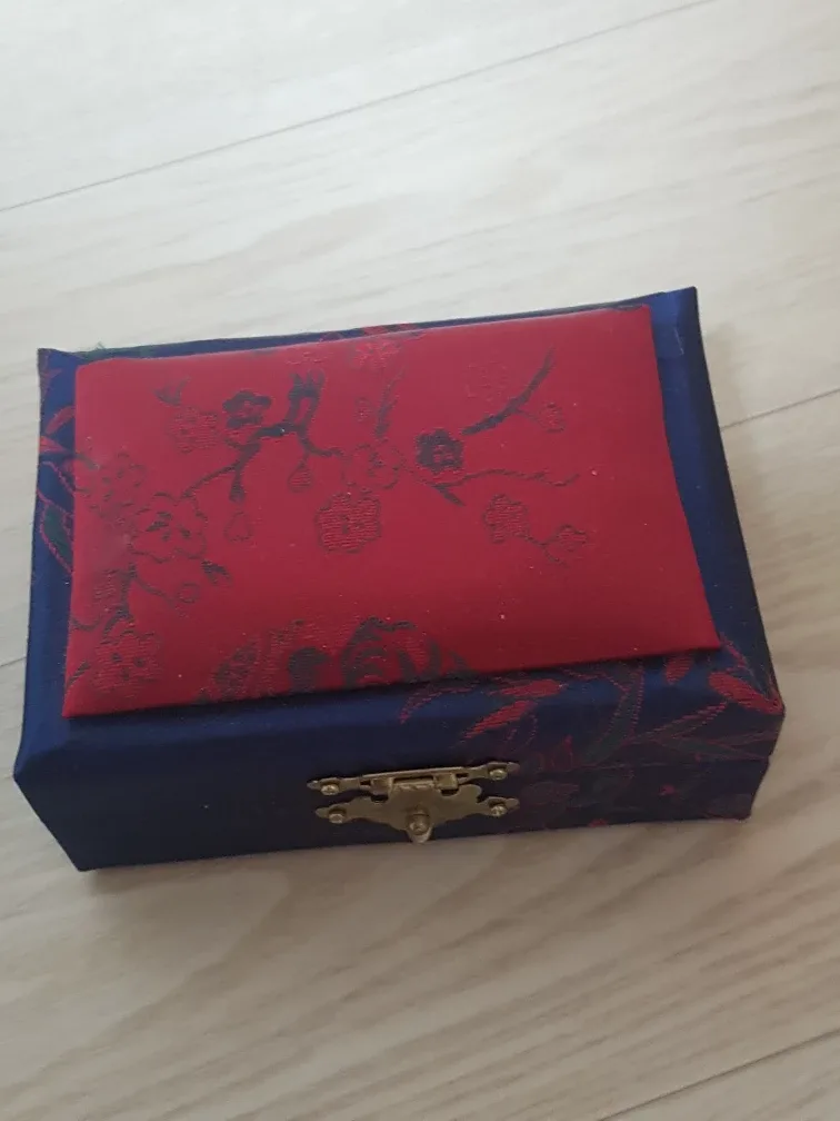 천으로된 중고 보관함