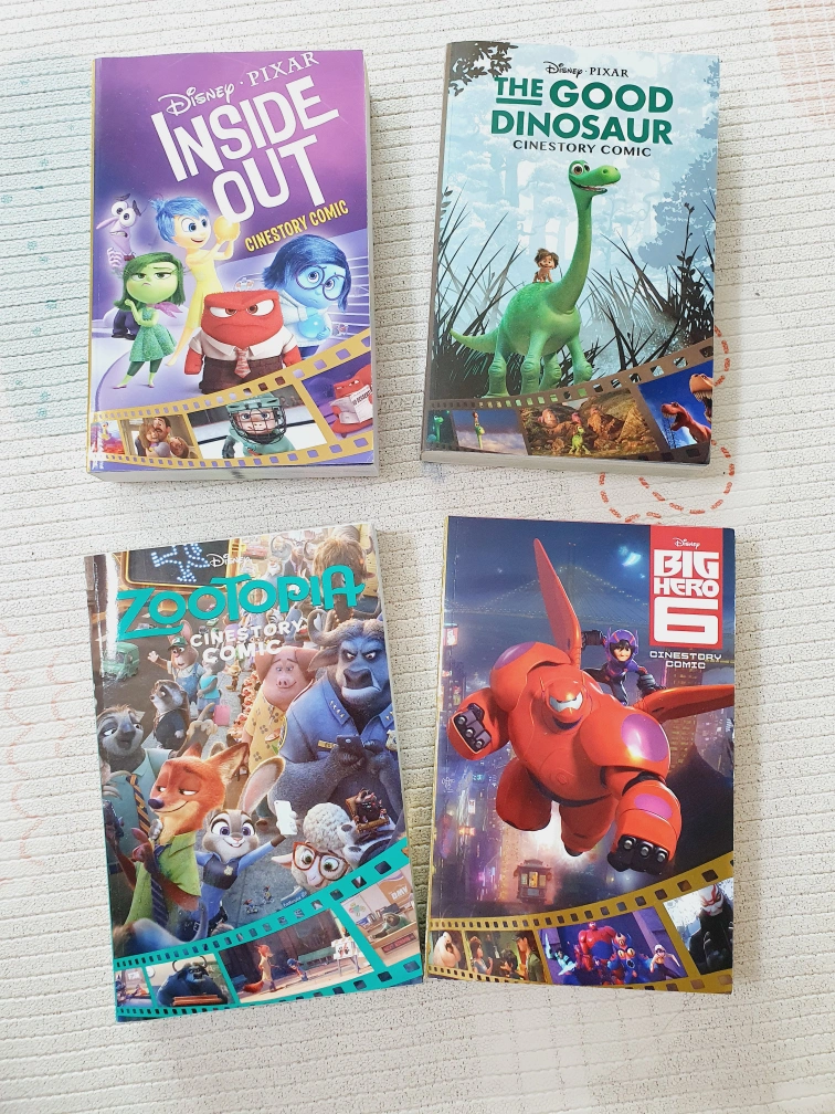영어 원서] Disney cinestory comic Inside Out, The Good Dinosaur
