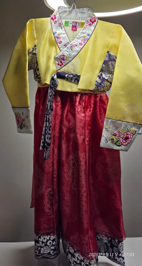 예닮 한복 - 8호(키 115~123cm 정도에 입어요)