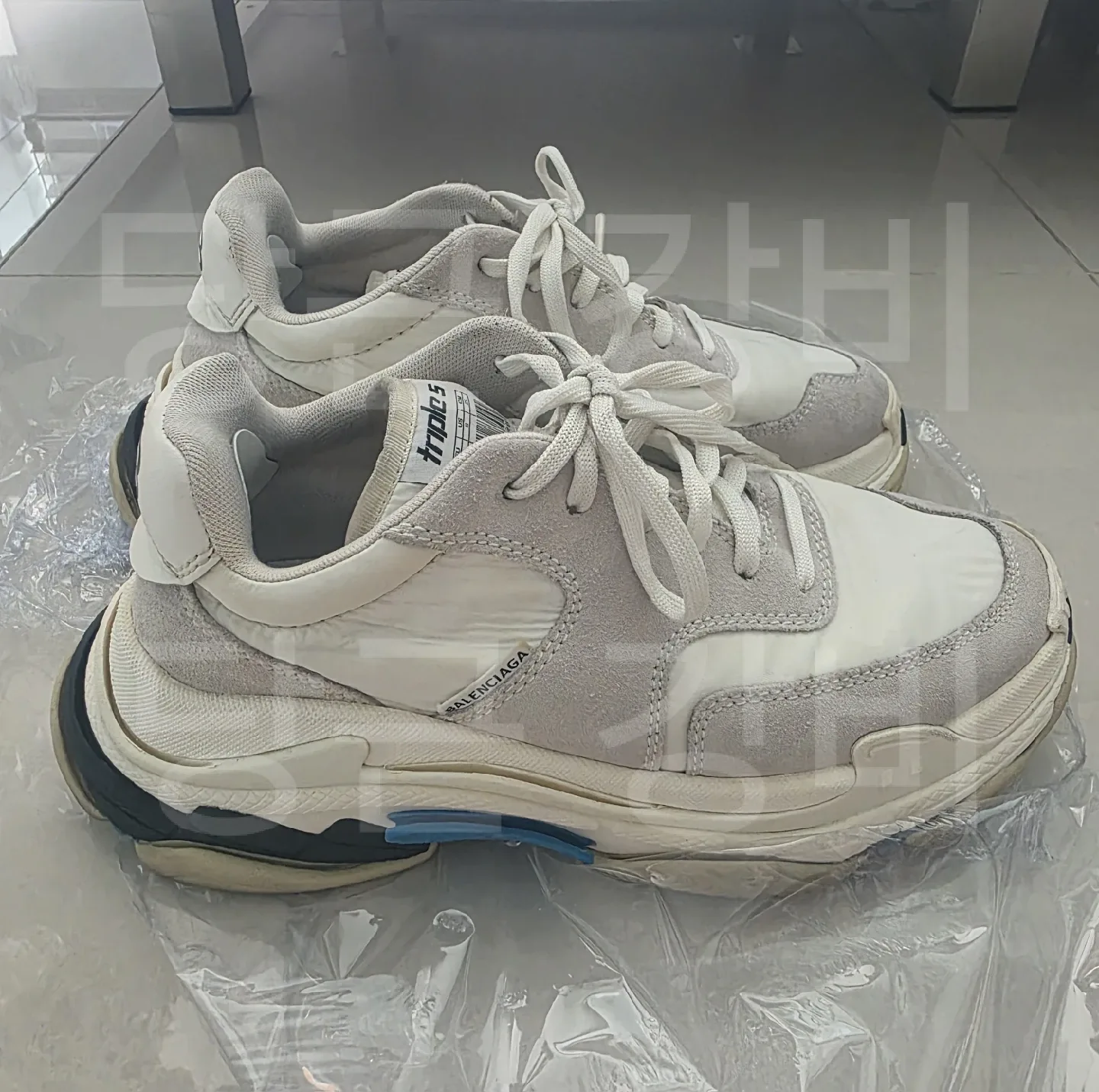 발렌시아가 트리플s 중고38사이즈 팝니다