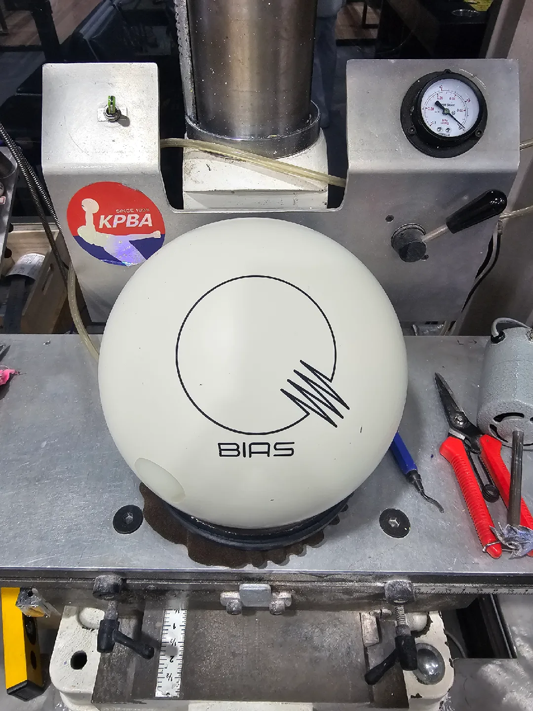 📌중고볼링공 퀀텀바이어스 15파운드📌지공포함