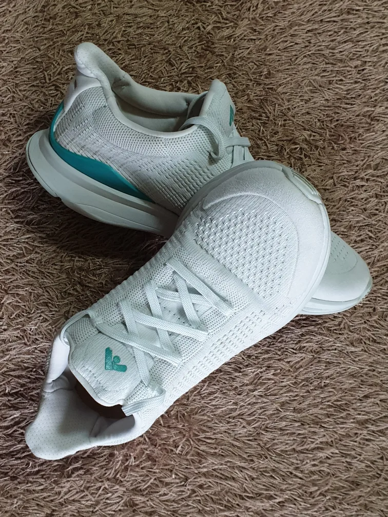 핏플랍 여성 스니커즈 런닝화 242mm