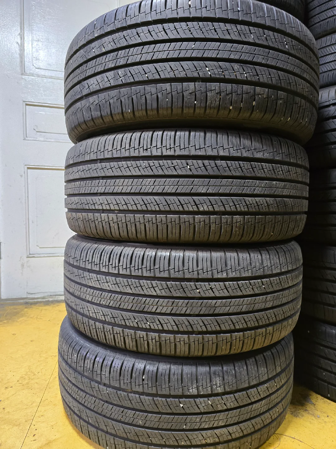 235 55 17 상태좋은 중고 타이어 2개