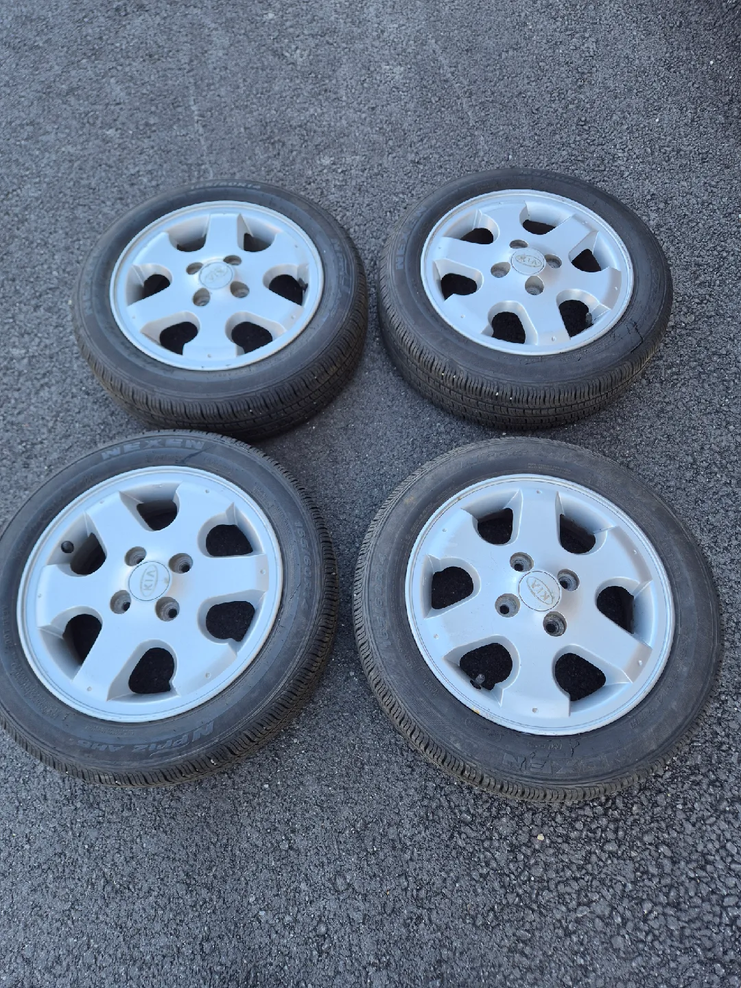 뉴모닝 14인치 중고 휠.타이어