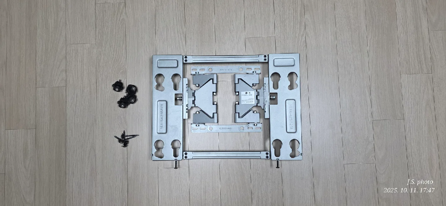 LG TV 벽걸이 브라켓 OTW420A  새것같은 중고