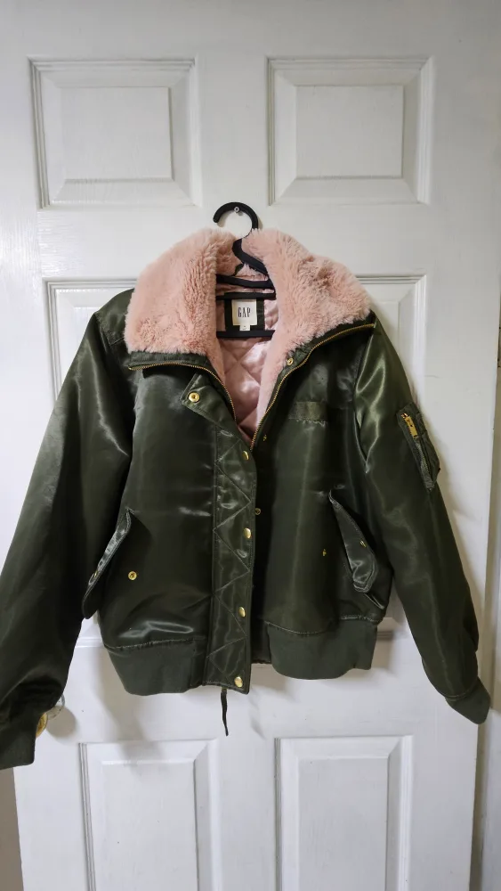 GAP 카키 퍼 카라 봄버 자켓 M