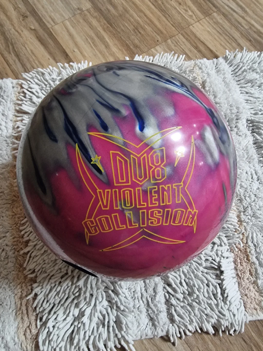 DV8 Violent Collision 14p 공인구 볼링공 팝니다