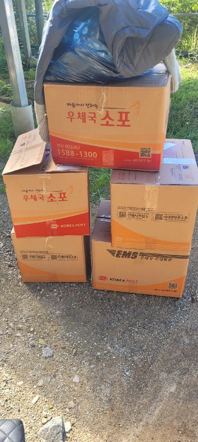 중고 사계절 옷  가방 있습니다