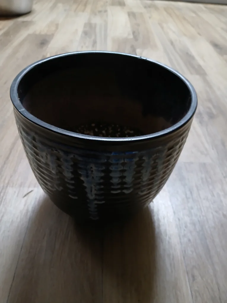 검정색 둥근 화분(중고상품)