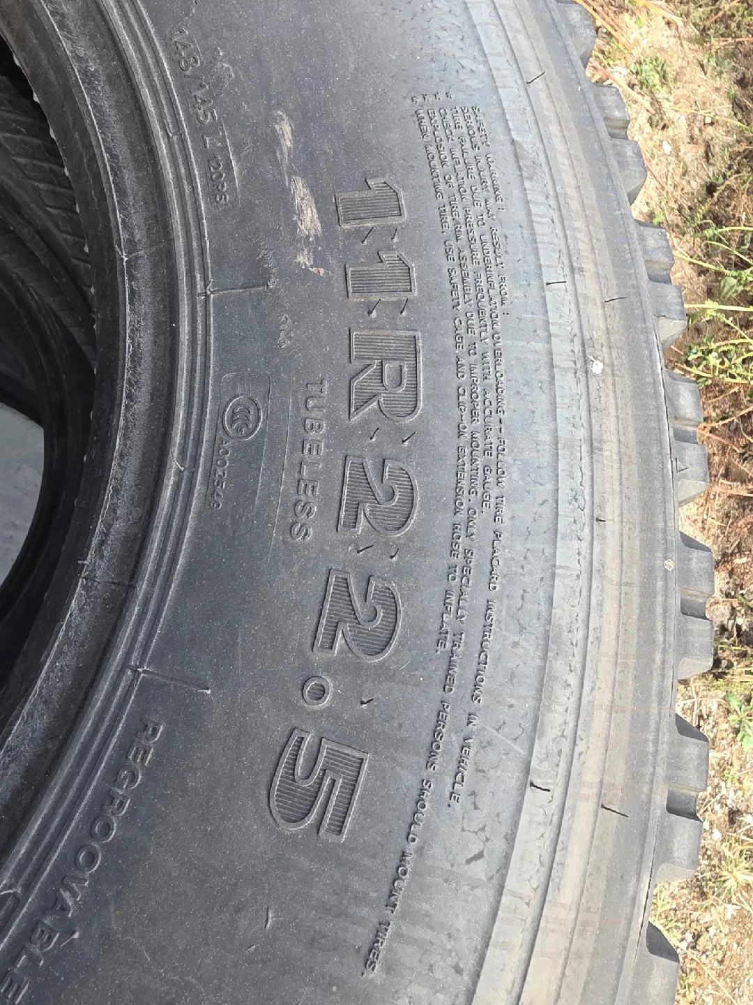 11R22.5 중고 타이어