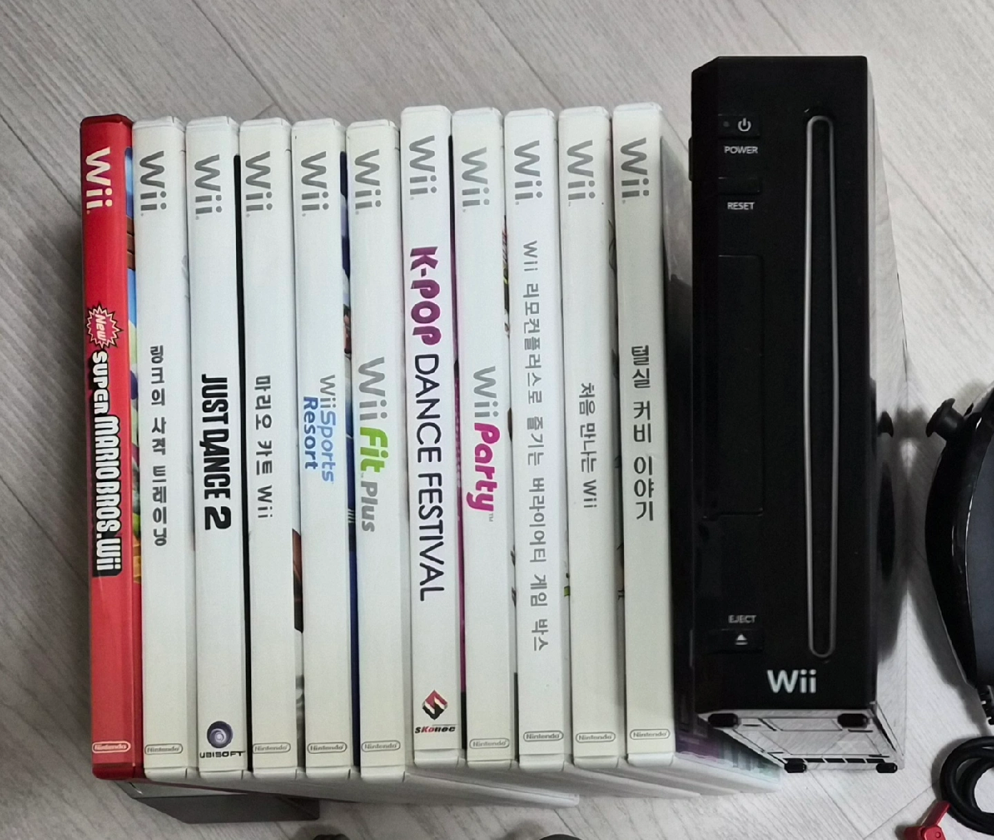닌텐도 위 Wii 본체, 리모컨, 게임 CD 11종 판매