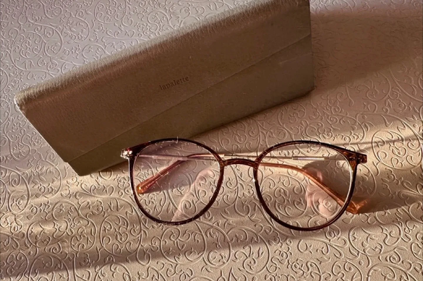 (새상품 택배만가능) UV 변색 블루라이트 자외선차단 경량 브라운 안경