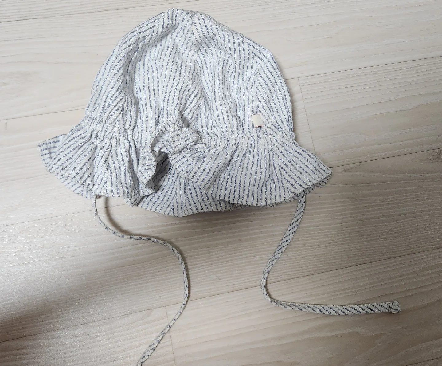 꼬숑 스트라이프햇