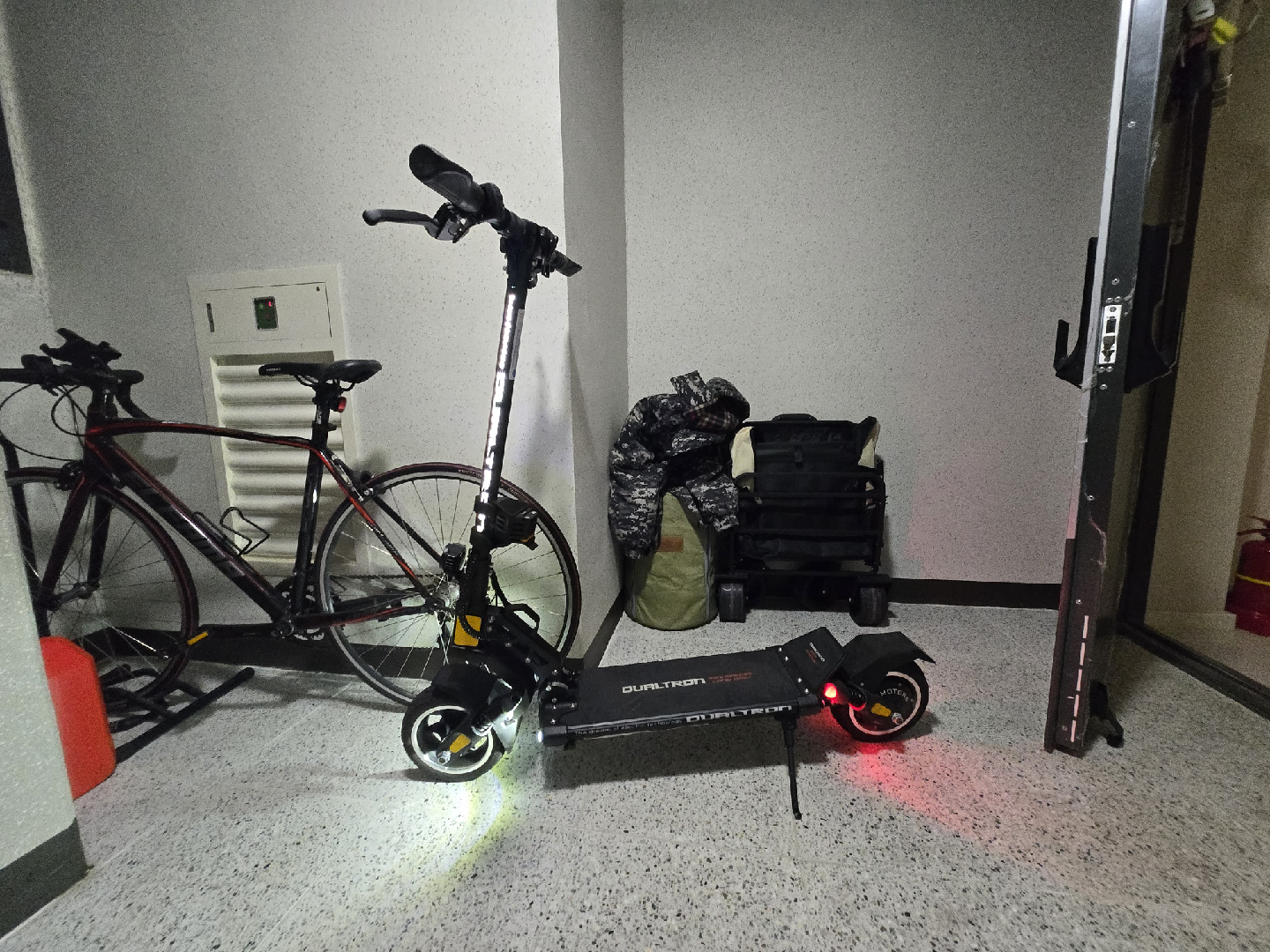 듀얼트론 전동 킥보드