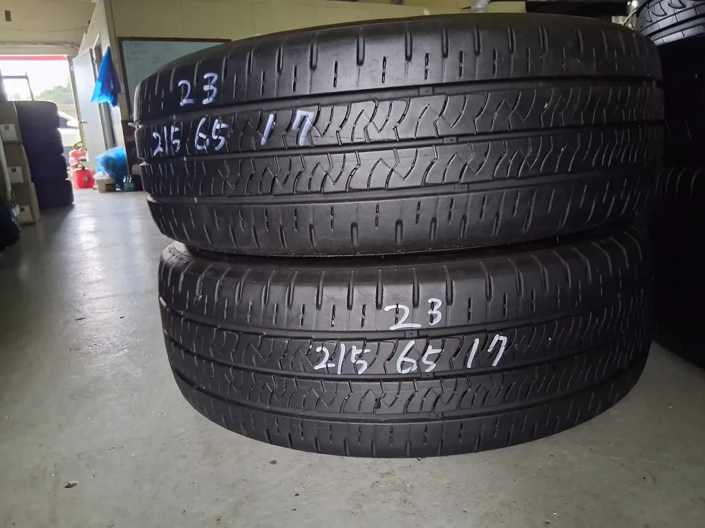 스타렉스.스타리아215.65.17중고타이어2개