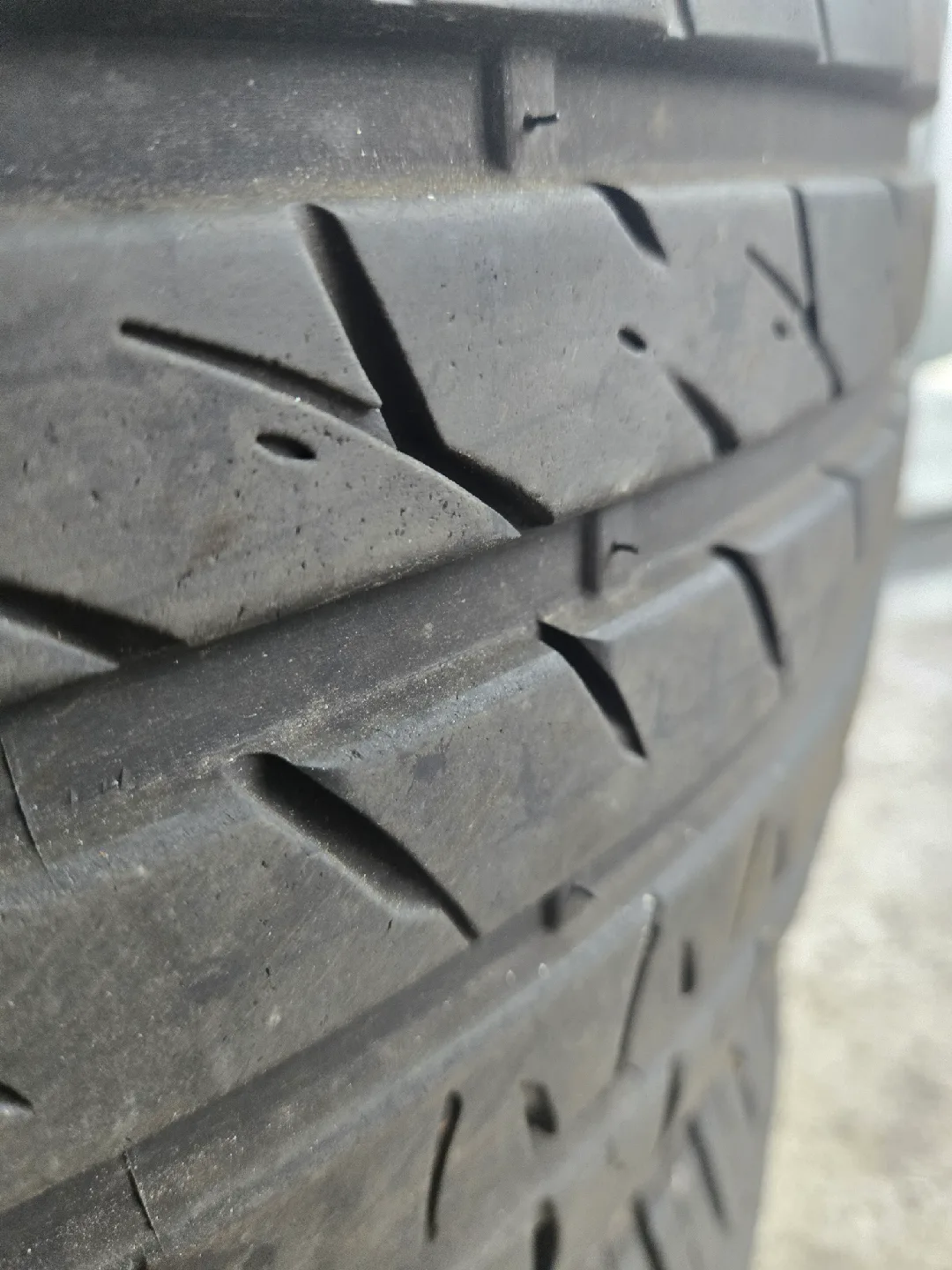 275/45ZR21 중고 타이어