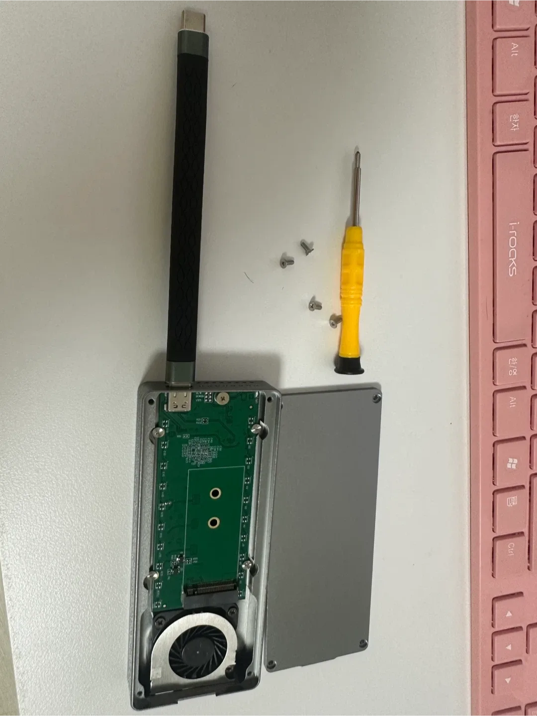 M.2 SSD 외장 케이스 (쿨링팬 내장)