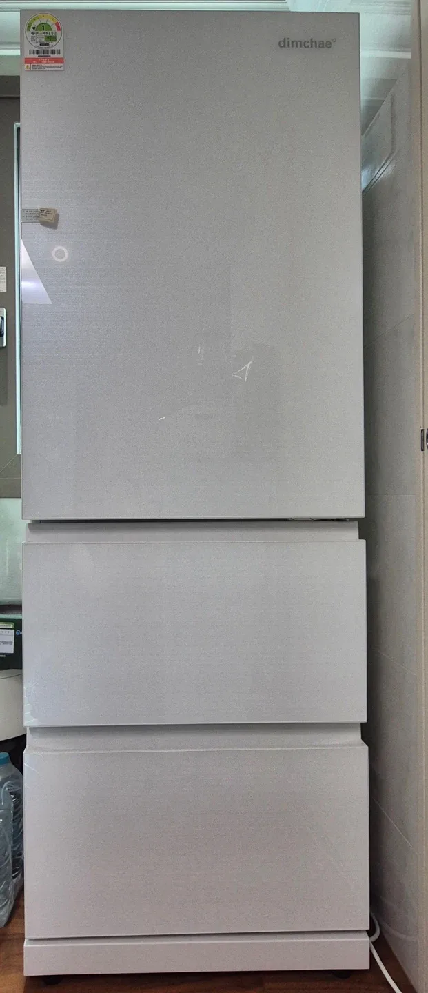 딤채 김치냉장고 330L + 김치통10개