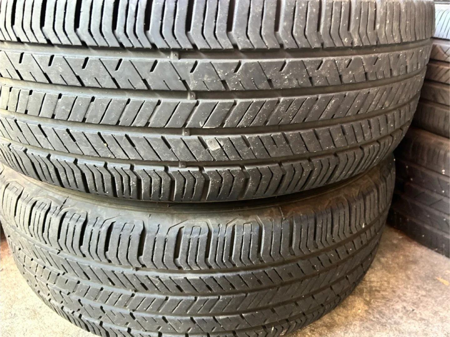 235 60 18 중고타이어 2개