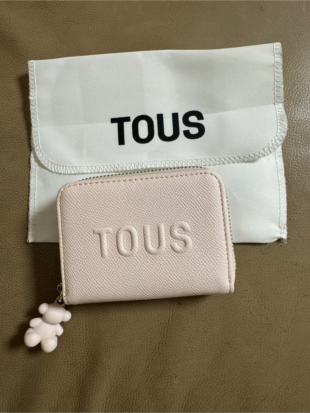 TOUS 뚜스 지퍼 반지갑