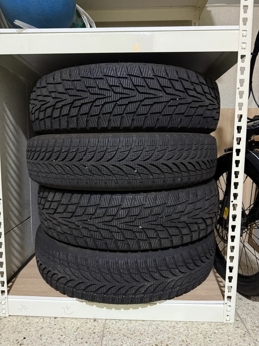 BMW i3 윈터 타이어 4개 (중고, 2022년 해외직구)