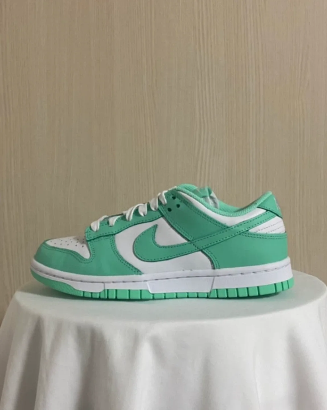 중고) 나이키 덩크 로우 그린글로우 우먼 240mm