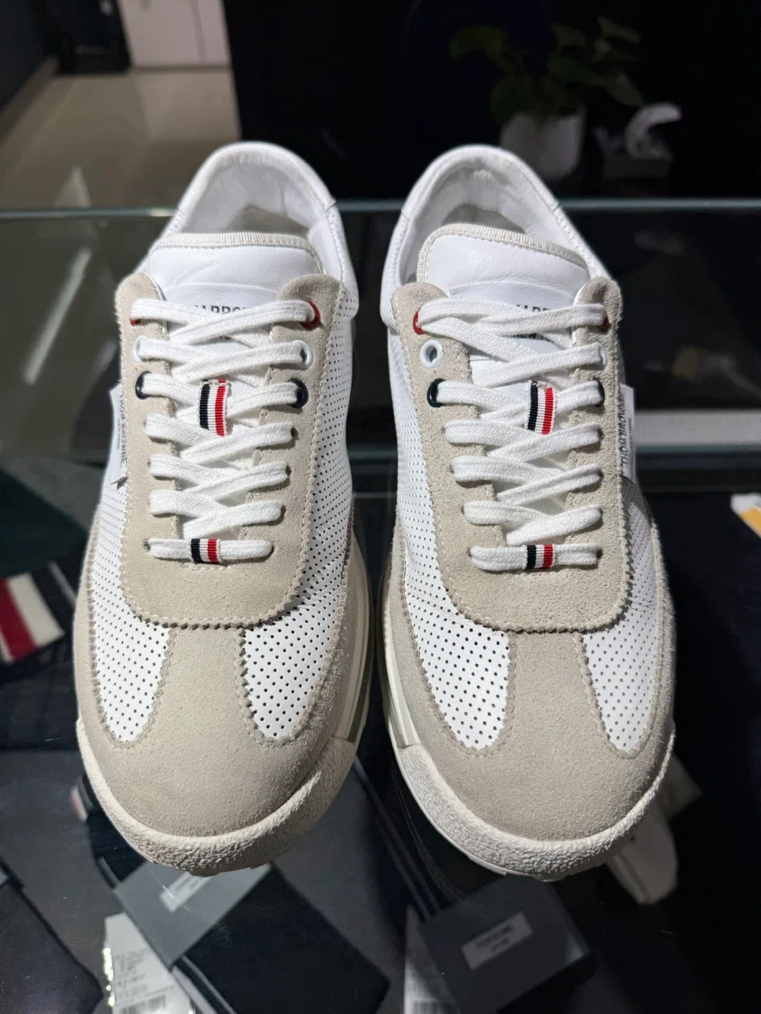 중고 톰브라운 남성 스니커즈 42사이즈(270~275)