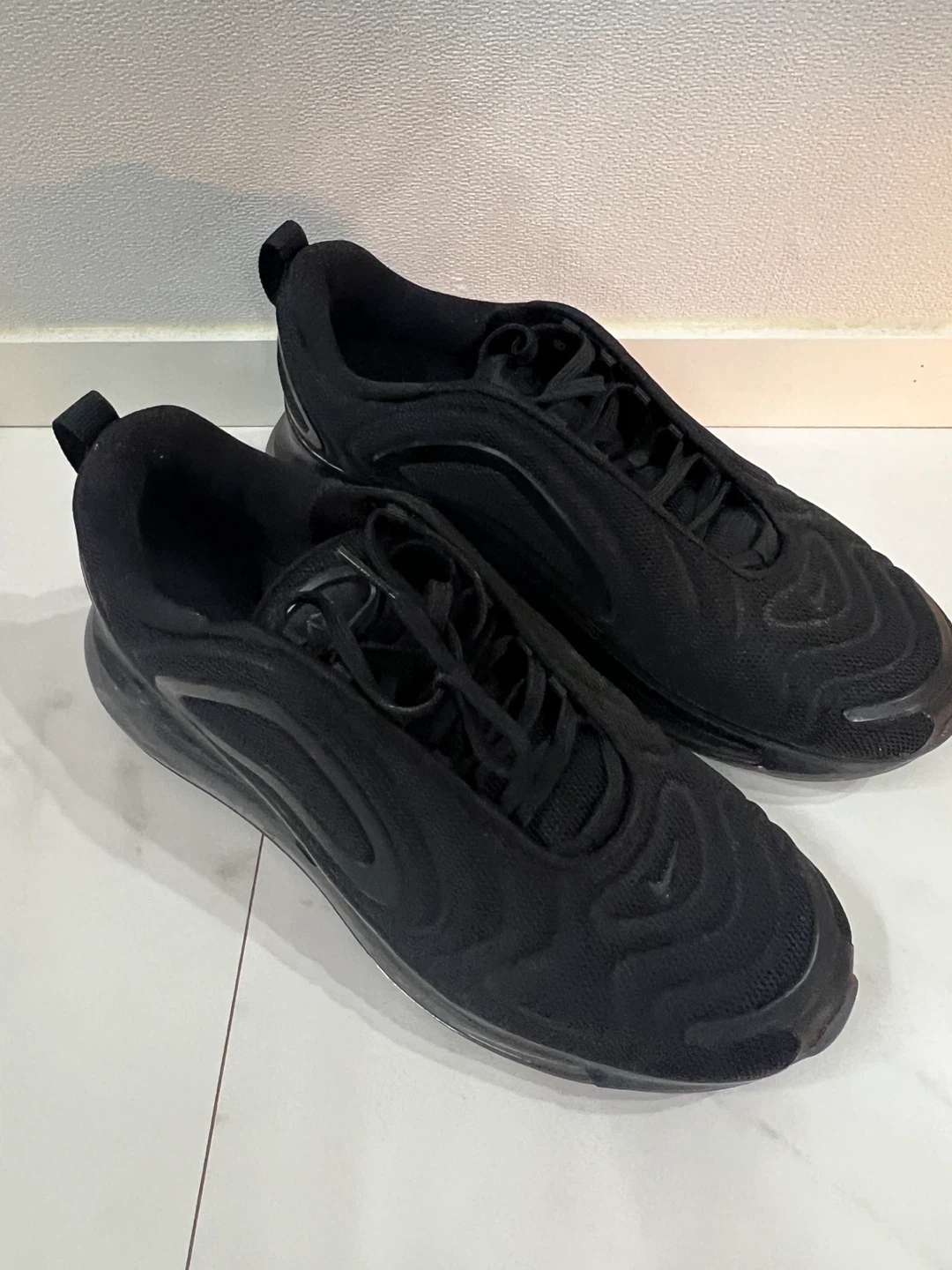 나이키 에어맥스 720 트리플블랙 265 팝니다