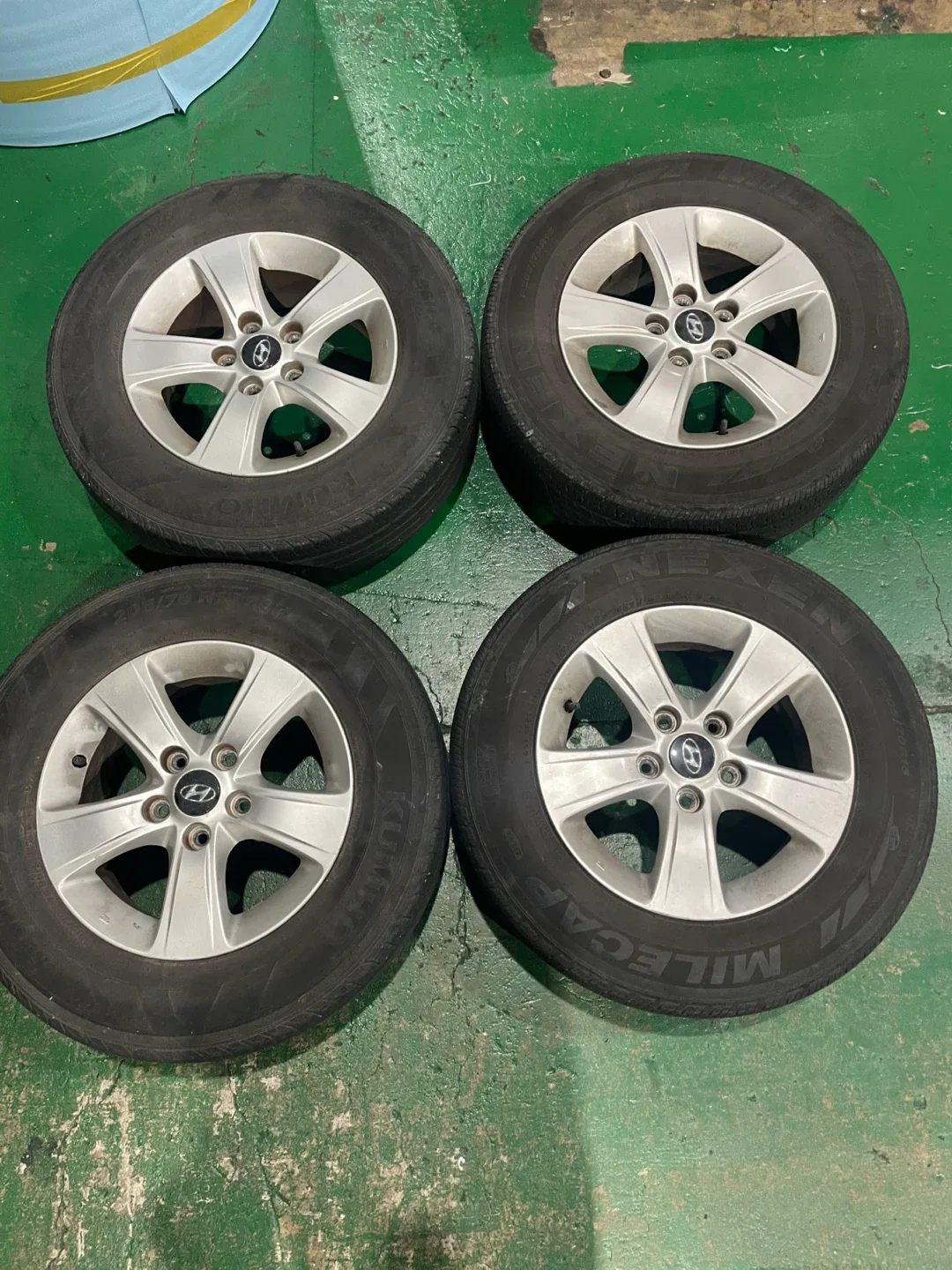 현대 15인치 휠 타이어 세트 205/70R15