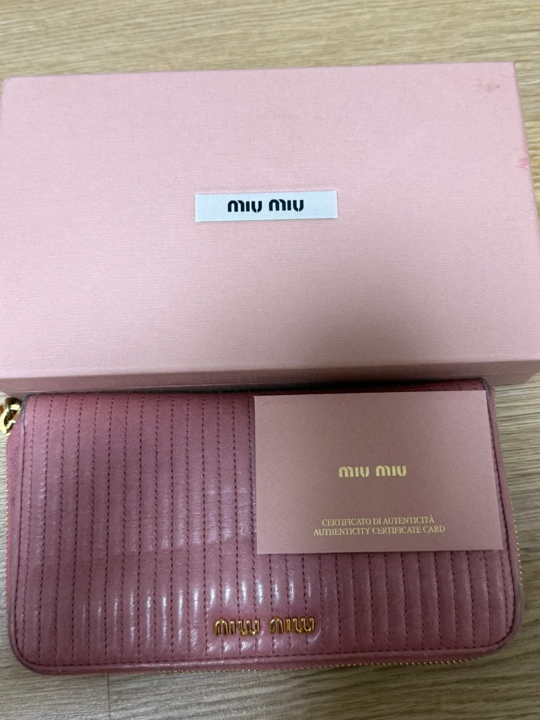 미우미우 핑크 장지갑