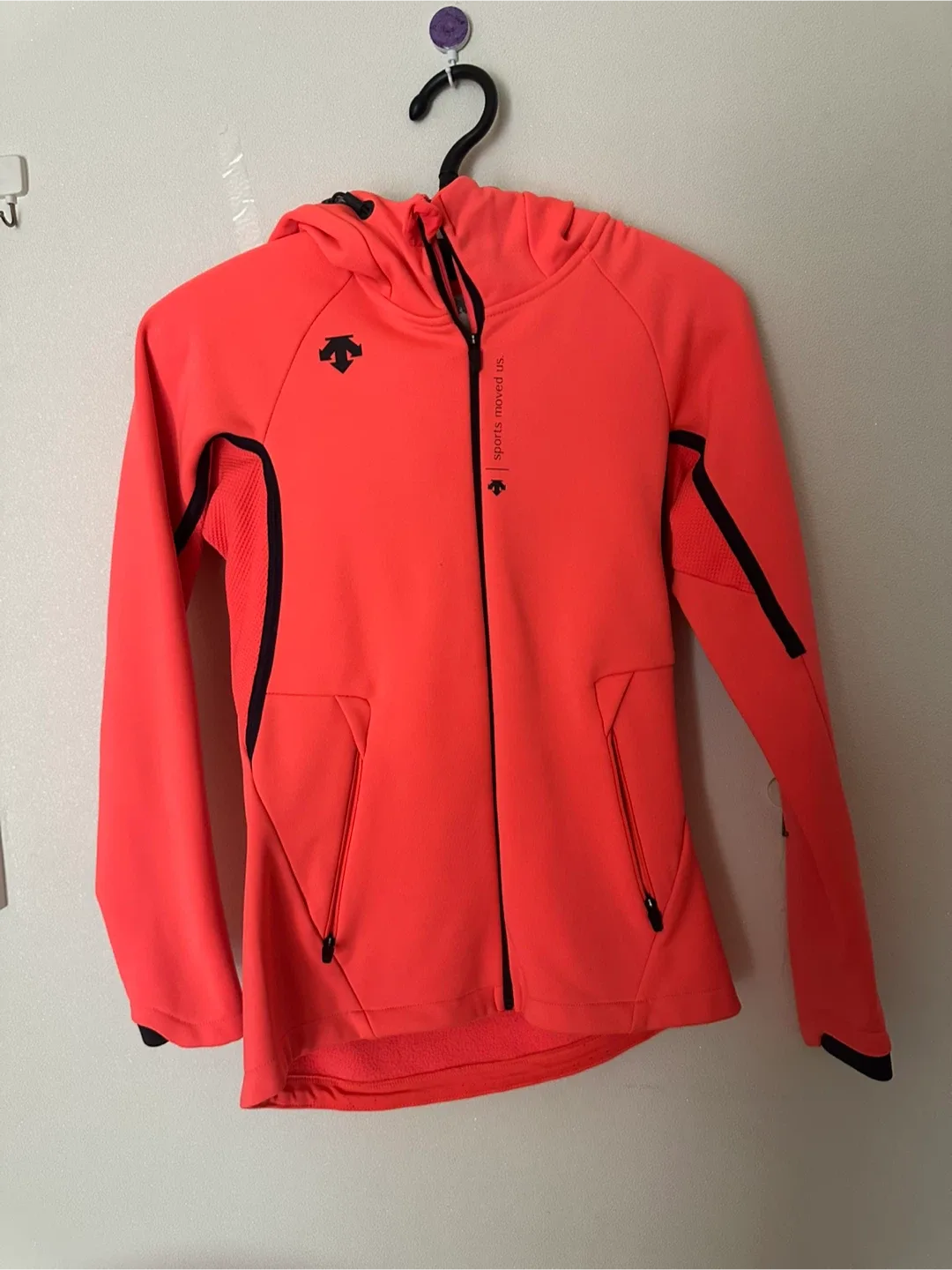 데상트 후드 집업 오렌지