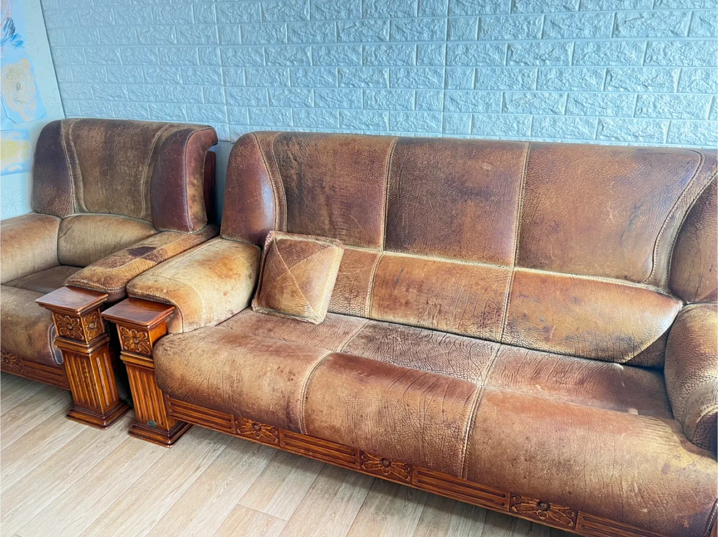 UVA 앤틱 물소가죽 소파 3인+1인 세트(중고)