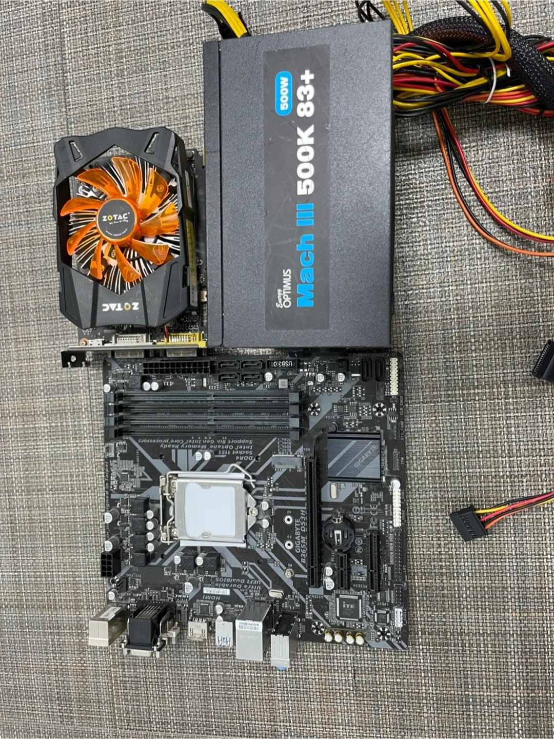 기가바이트 B365M + 750ti + 파워500와트