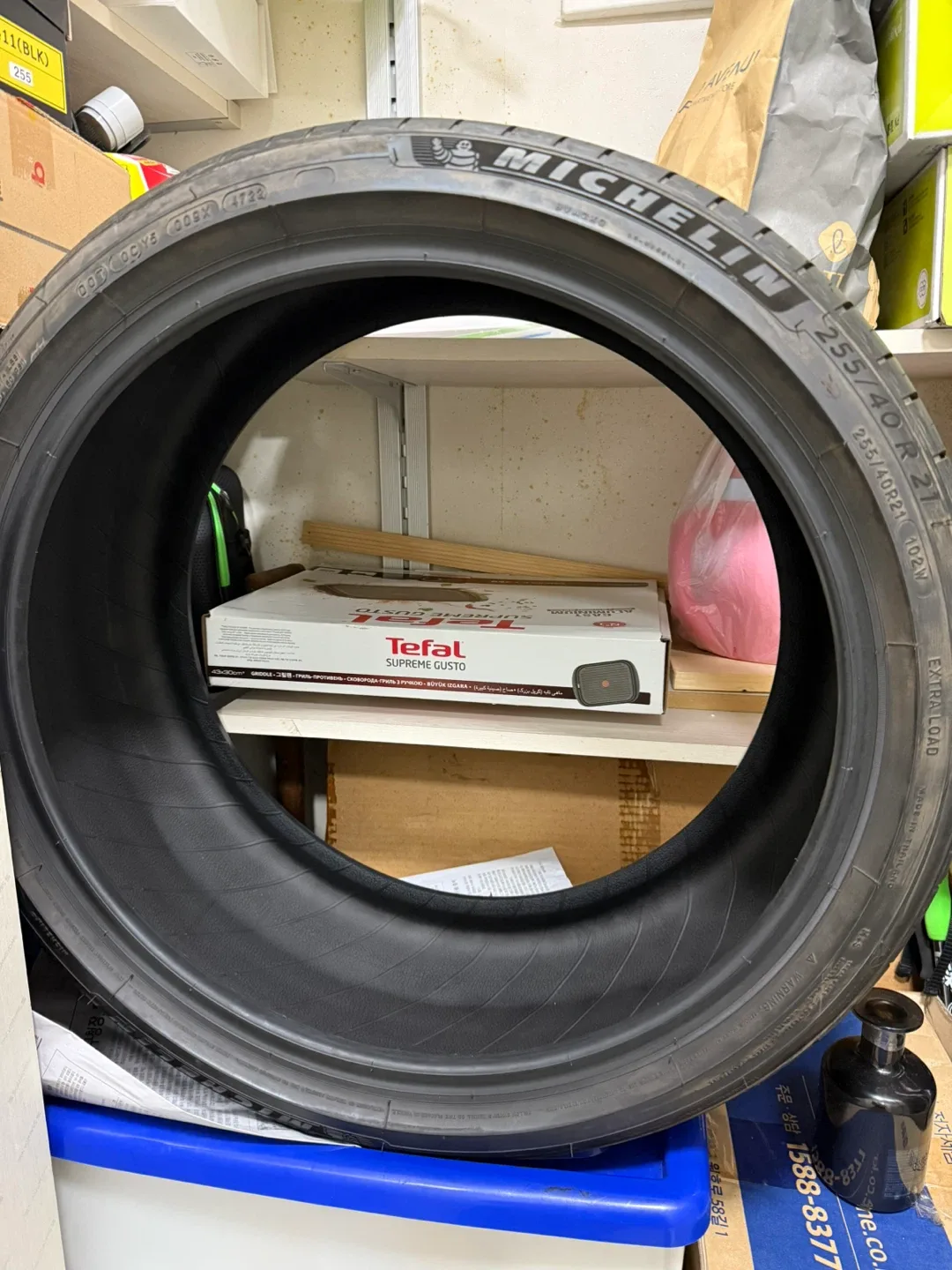 중고타이어 미쉐린 255 40 21  팝니다.