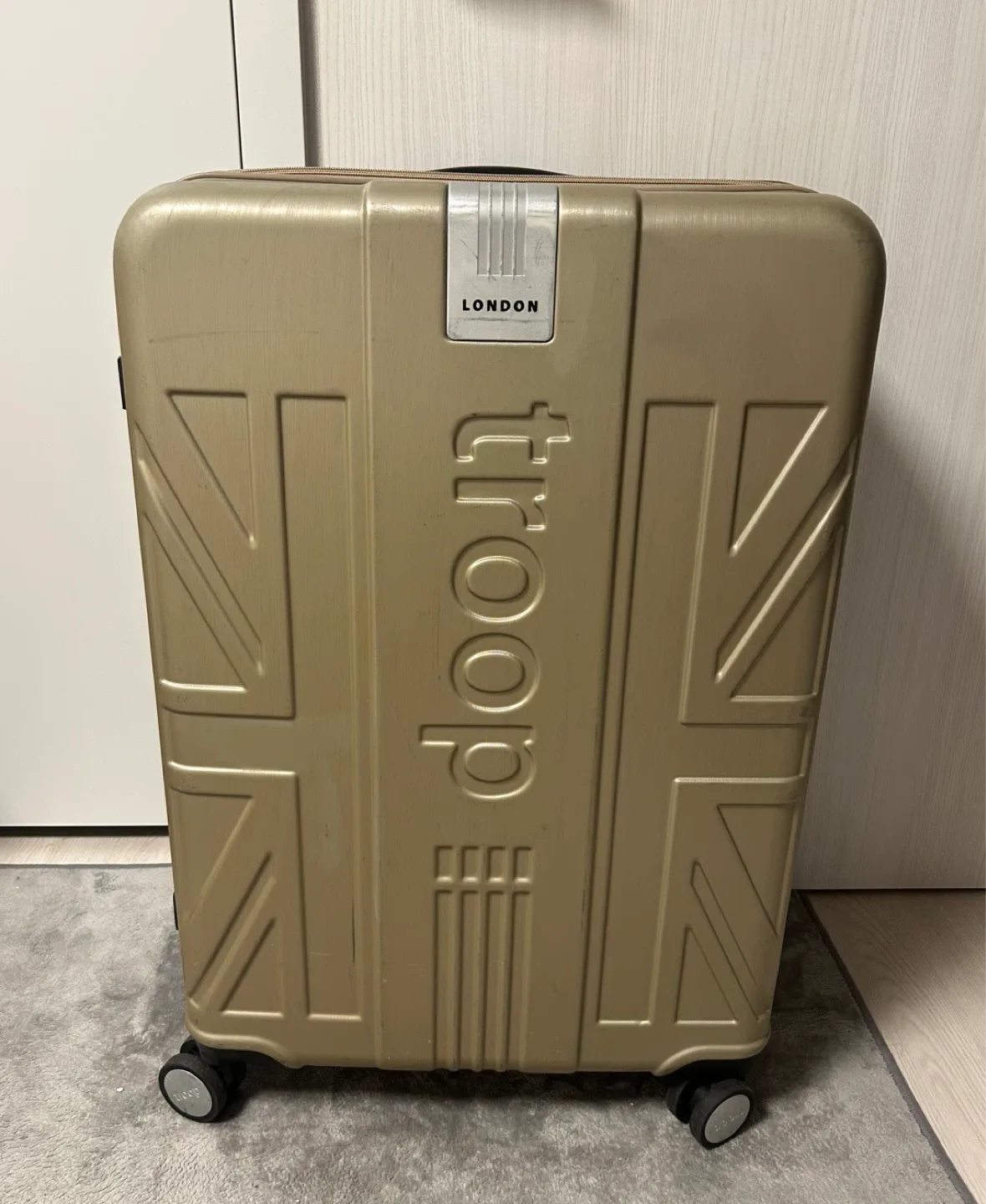 트룹런던 28인치 확장형 캐리어