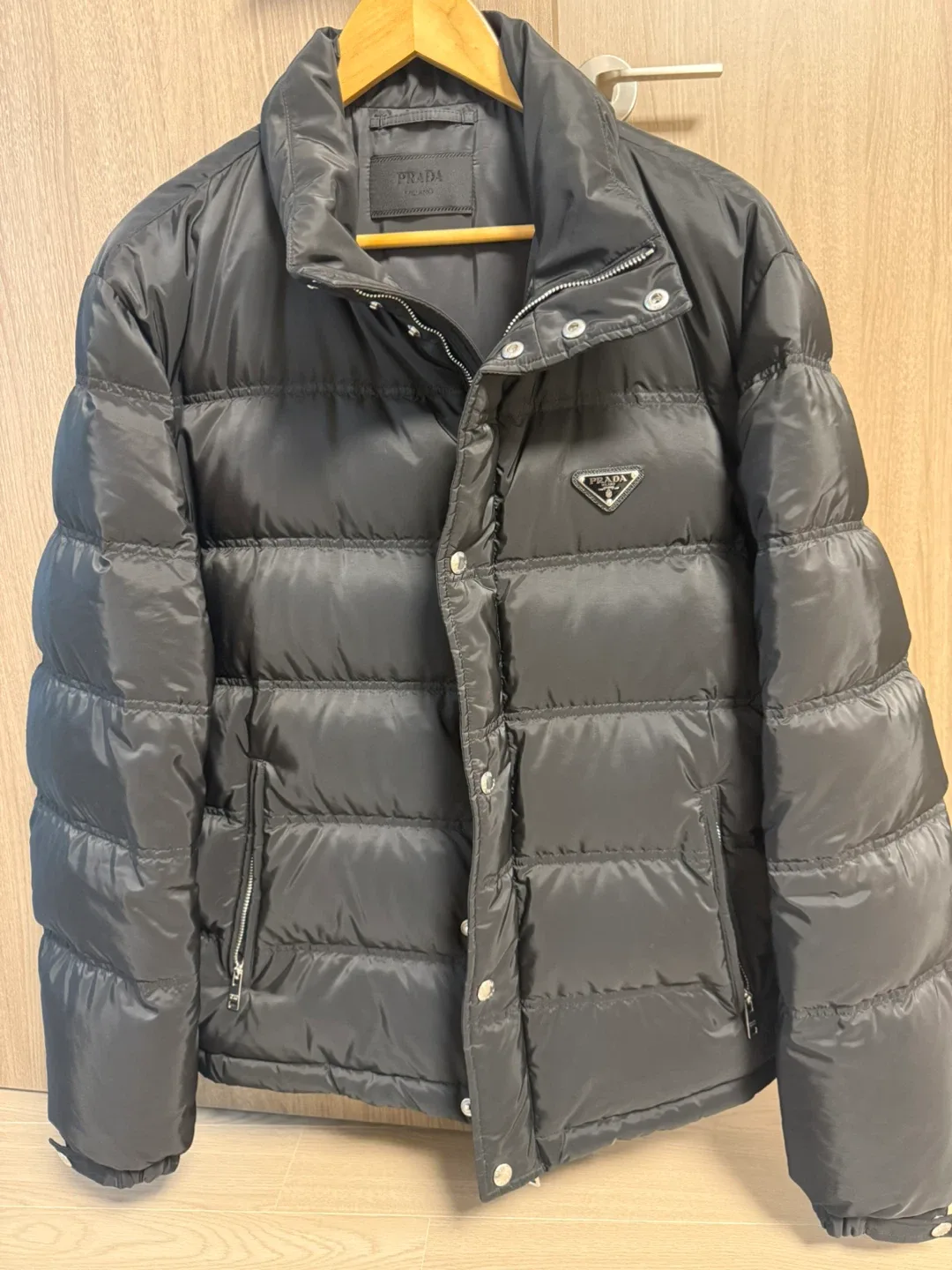 프라다 남성 블랙 패딩 52사이즈
