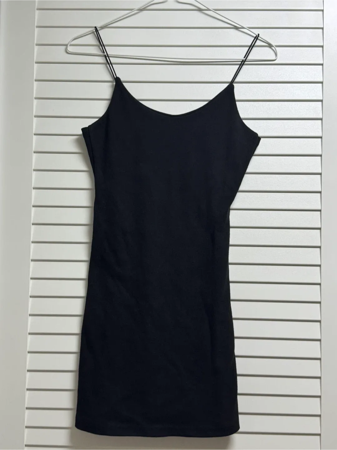 블랙 슬리브리스 미니 원피스 스타일