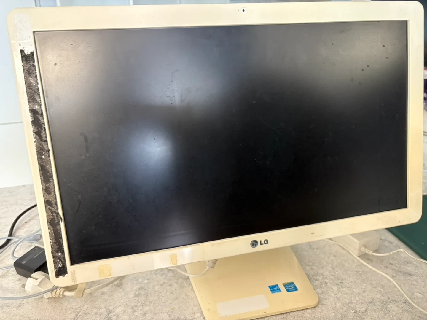LG 일체형 컴퓨터 LG22V24 (중고)