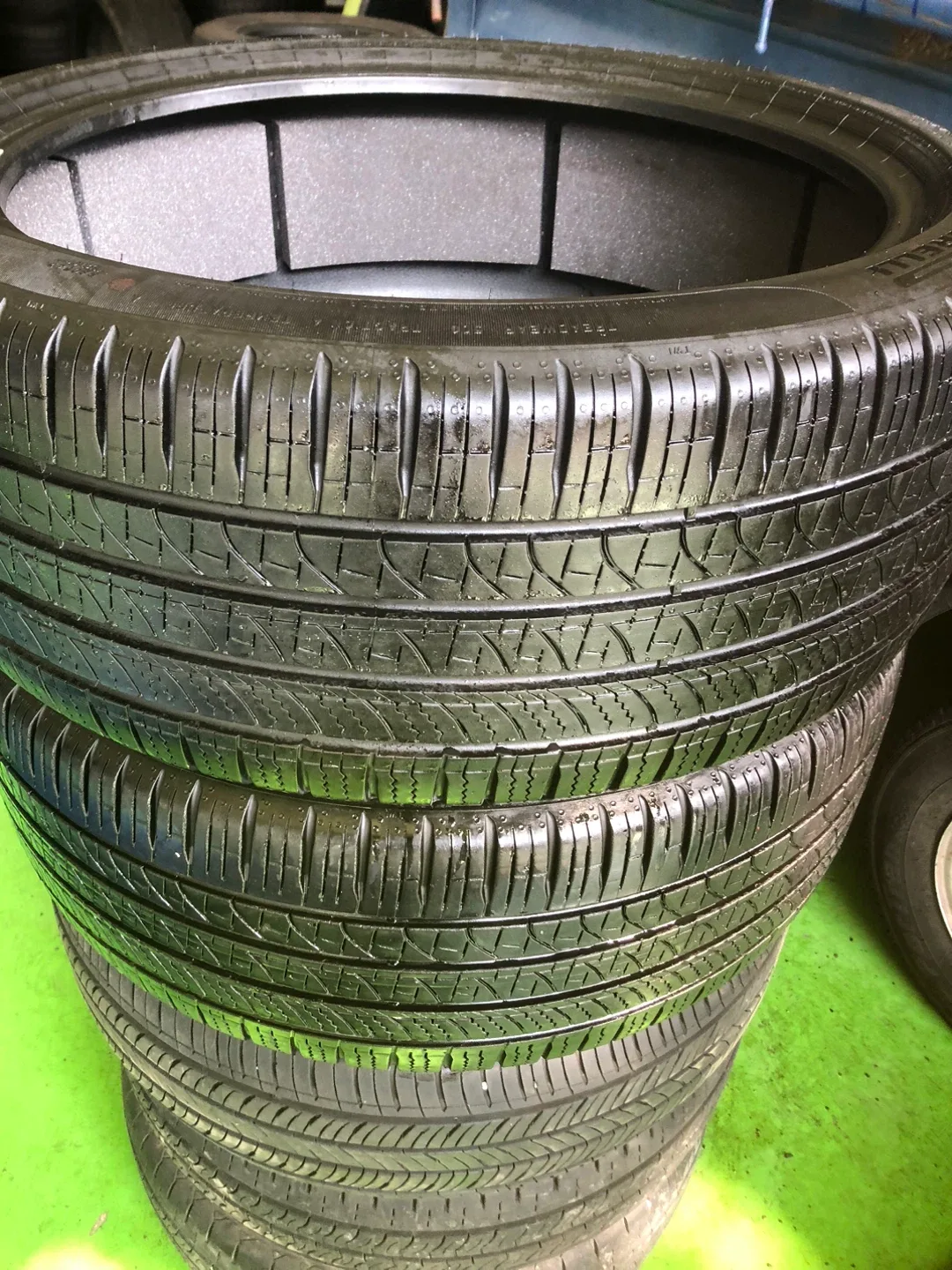피렐리 P ZERO 245/40R20 중고 타이어