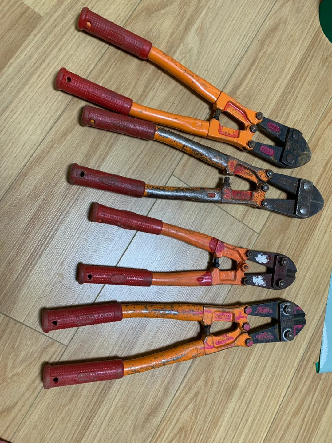 중고 절단기 (MCC 추정)