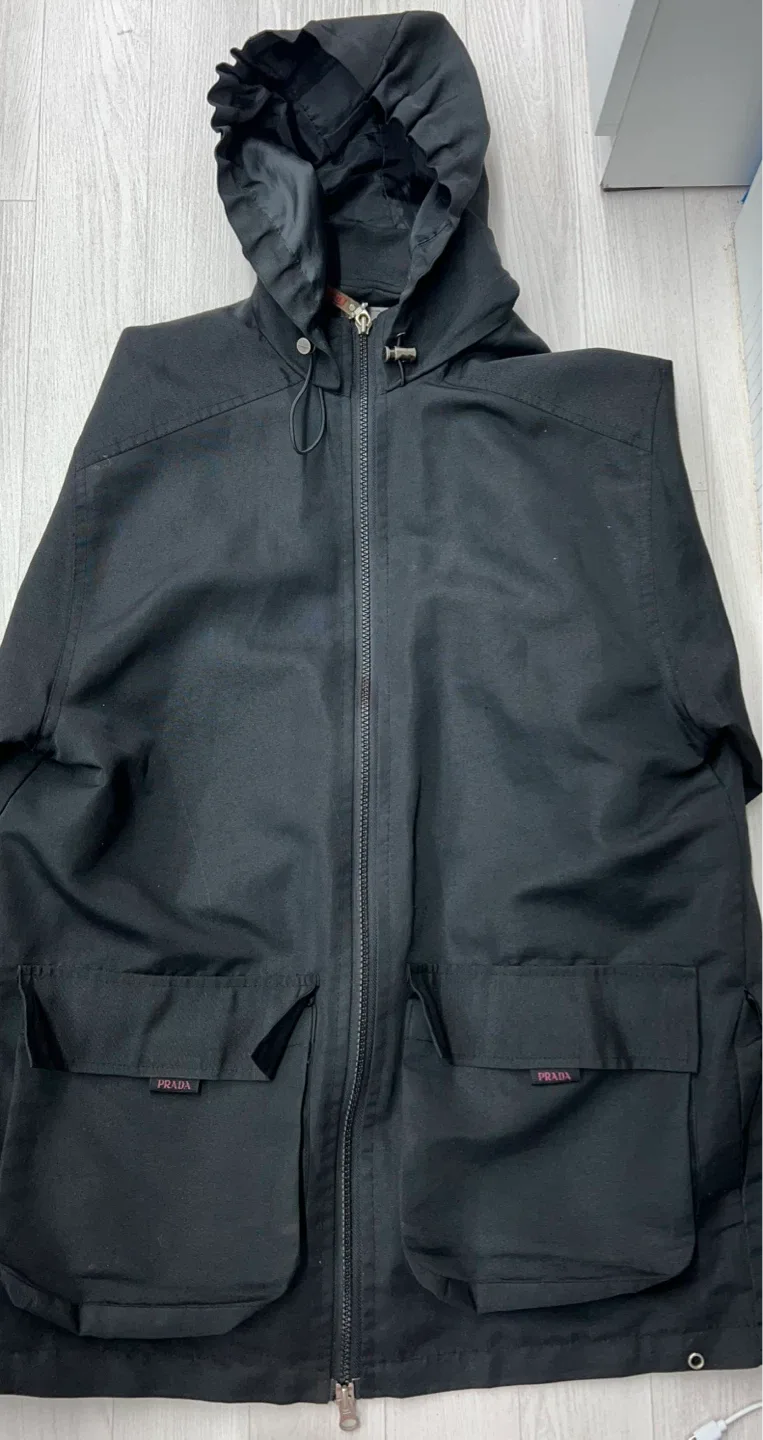 프라다 바람막이 L