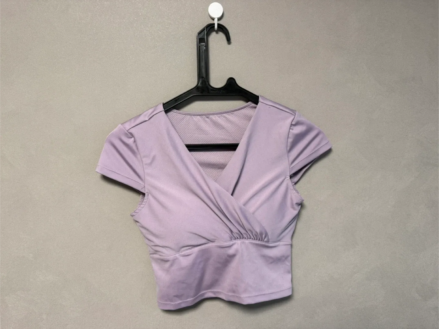 (중고) 안다르 랩숄더 크롭티_S_퍼플