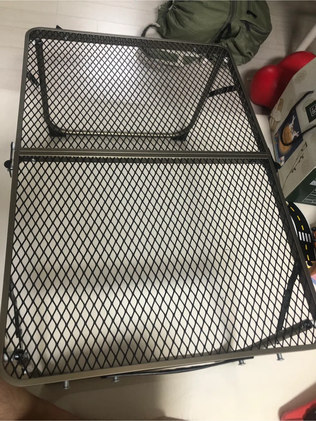 카즈미 아이언 메쉬 피크닉 테이블 팝니다.