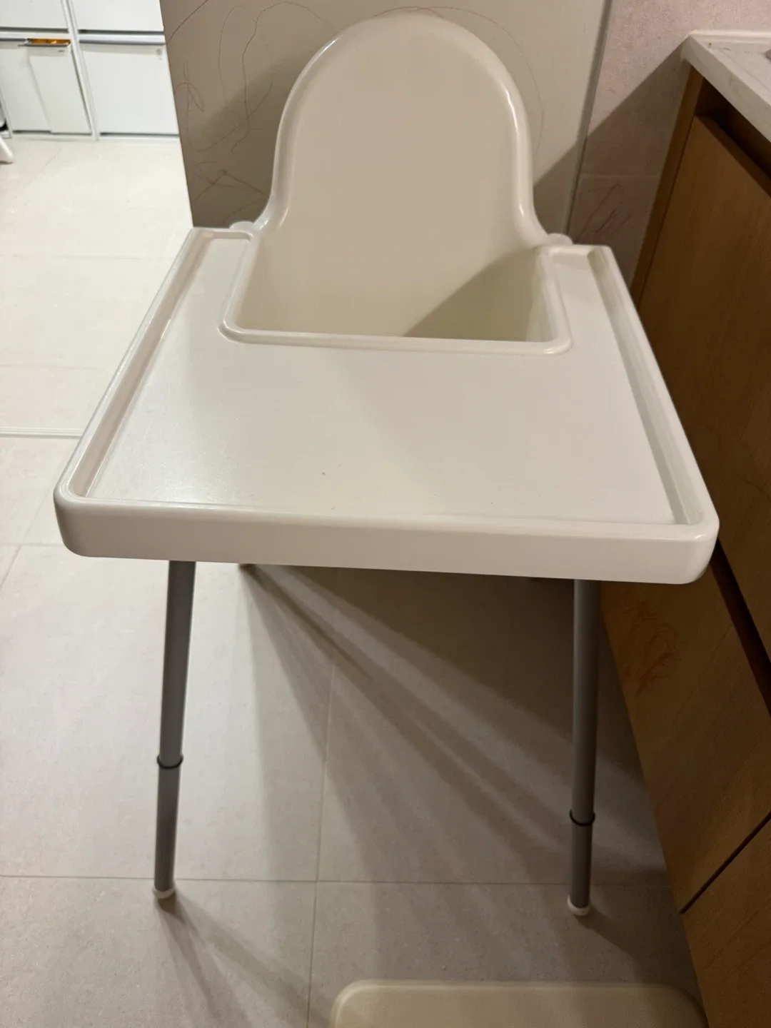 이케아 유아용 식탁의자 (낙서있음)