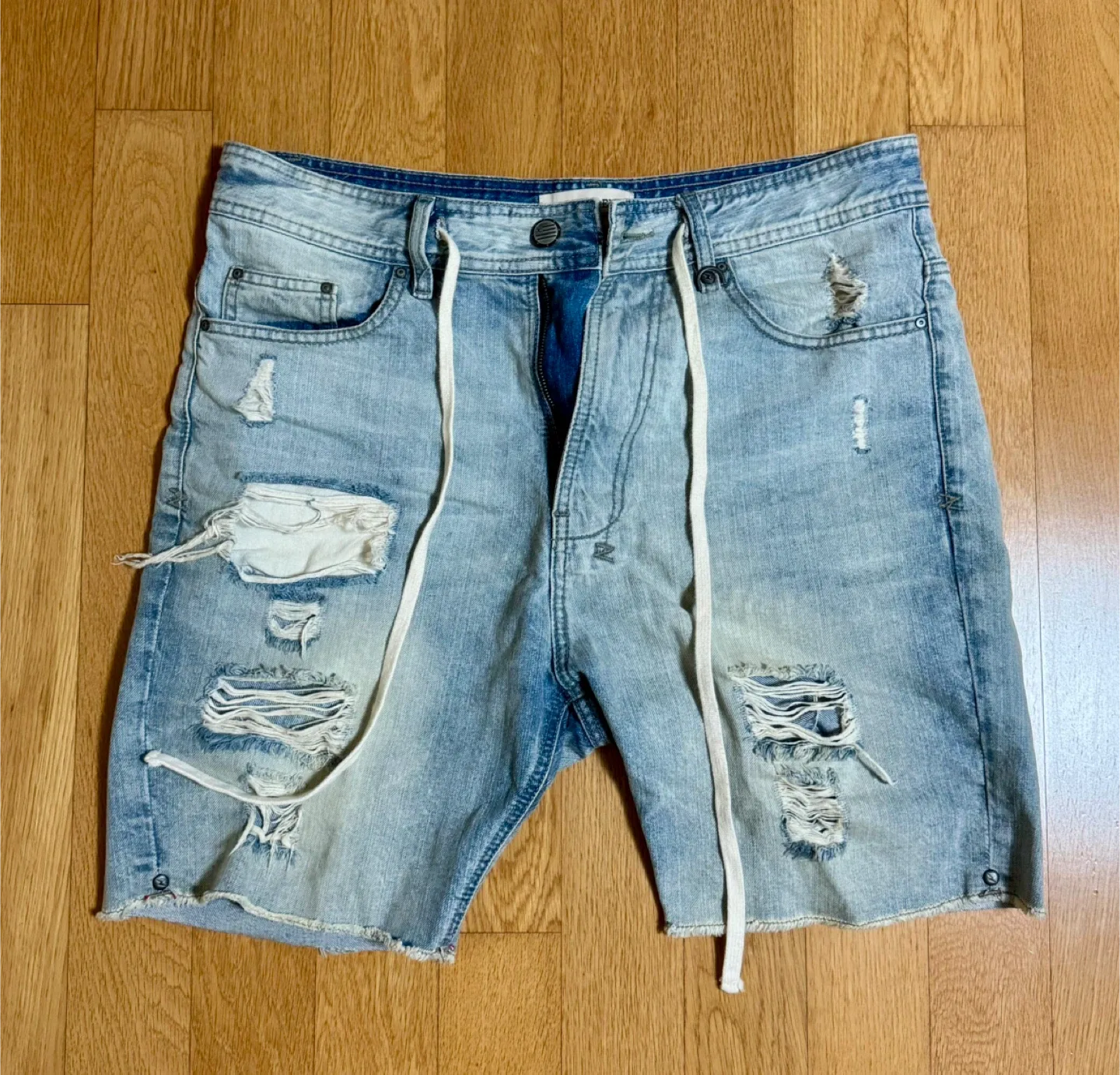 하이퍼데님 디스트로이드 데님 반바지 32사이즈 중고 팝니다.