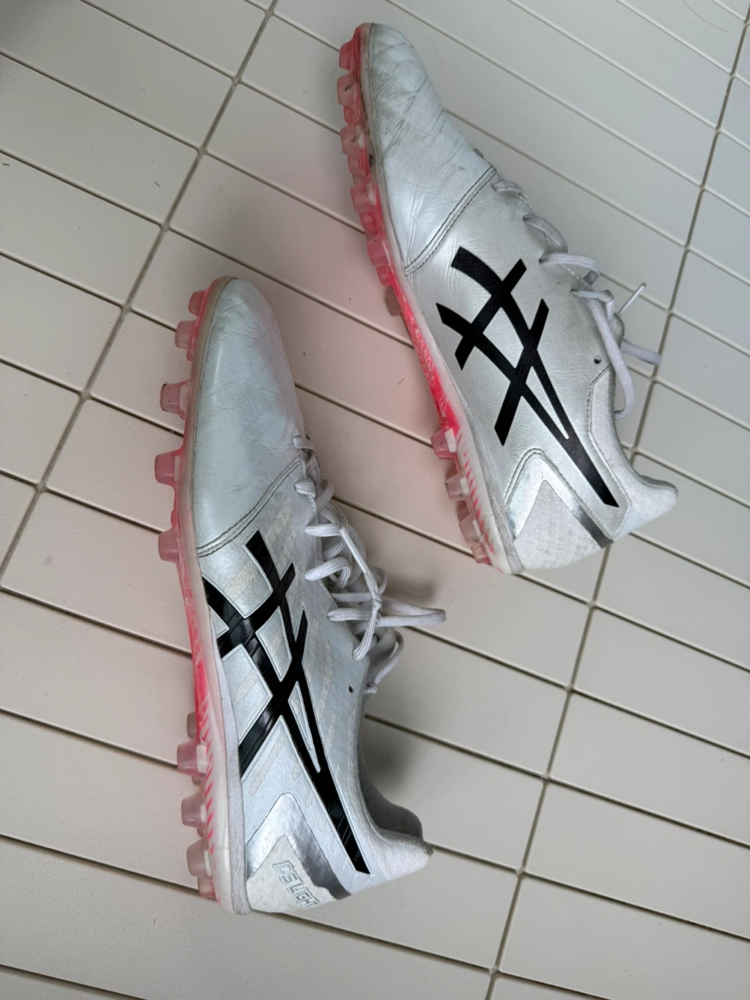 아식스 DS LIGHT 축구화 흰색 (270)