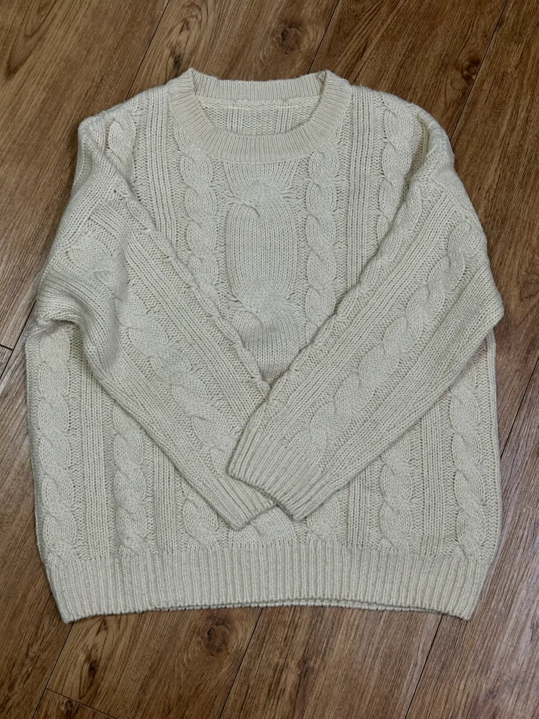 베이지 꽈배기 니트