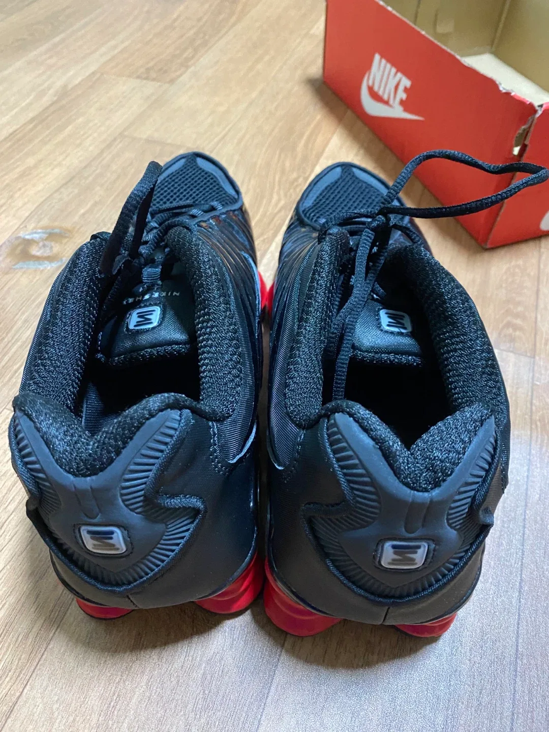 나이키 샥스 TL 블랙 레드 운동화