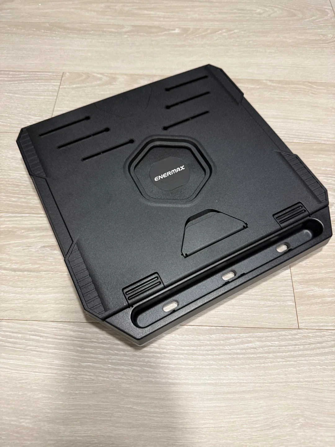 Enermax 노트북 받침대 ELS001